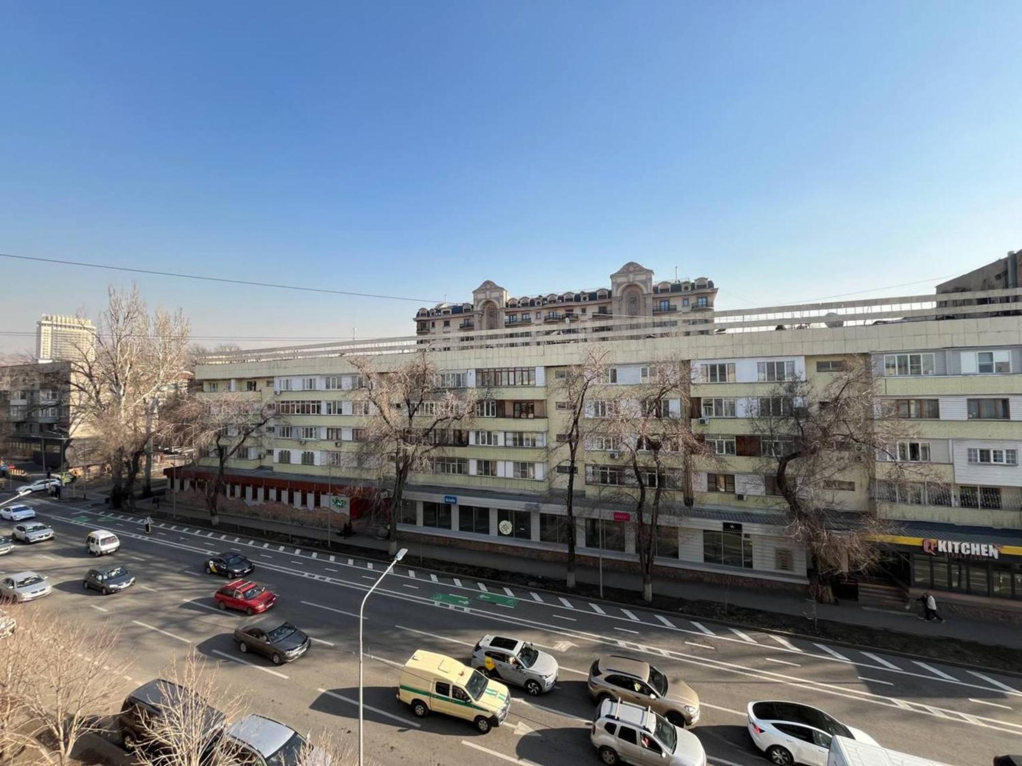30 Traveler'S Choice In The City Center Almaty Exterior photo